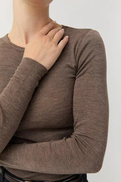 The Slow Label The Slow Label Langarm-Shirt aus Merinowolle, Taupe melange (beige), – Produktbild 3 von 4