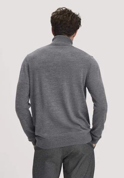 hessnatur hessnatur Rollkragenpullover Regular aus reiner Bio-Merinowolle, Grau, – Produktbild 2 von 4