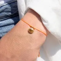 Bow & Hummingbird Bow & Hummingbird Armband auf Karte - Jakobsmuschel - Ein kleiner Gruß vom Meer, Neon-orange, – Produktbild 1 von 1