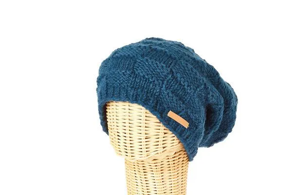 short'n'pietz short'n'pietz Schurwollmütze mit Schachbrettmuster, handgestrickt, Hellgrau, – Produktbild 2 von 3
