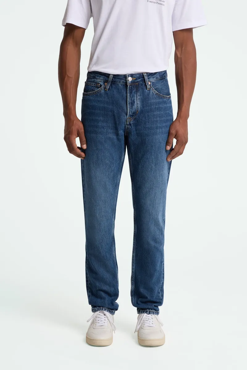 Kings Of Indigo Kings of Indigo Herren vegan Jeans Jerrick Lewisboro Mid Faded Blau, Dunkelblau, – Produktbild 1 von 2