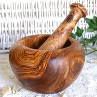 Olivenholz erleben Olivenholz erleben Mörser RUND inkl. Stößel (ca. 14 cm)  aus Olivenholz – Produktbild 1 von 1