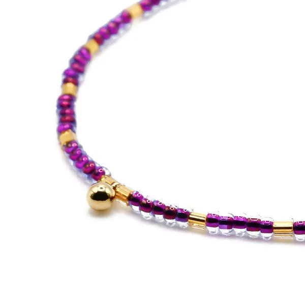 juni juni Lila Perlenarmband "Miss Purple" mit Goldkugel Anhänger aus recyceltem Gold – Produktbild 3 von 4