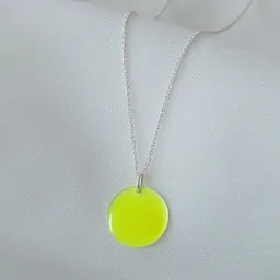 BELLYBIRD Jewellery BELLYBIRD Jewellery Halskette - emailliertes Plättchen, Anhänger aus Silber mit Emaille – Produktbild 1 von 1