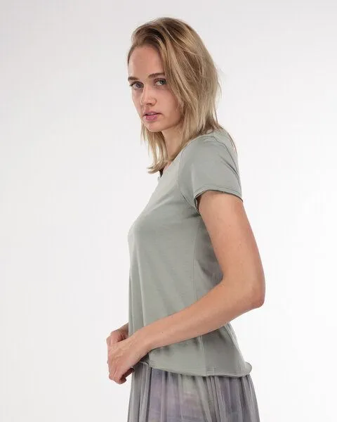 Alma & Lovis Alma & Lovis Shirt aus Bio-Baumwolle | V-Neck Shirt, Shadow (grau), – Produktbild 1 von 2
