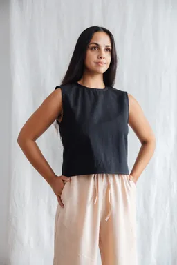 Jyoti - Fair Works Jyoti - Fair Works Damen vegan Top Arman Schwarz – Produktbild 1 von 1