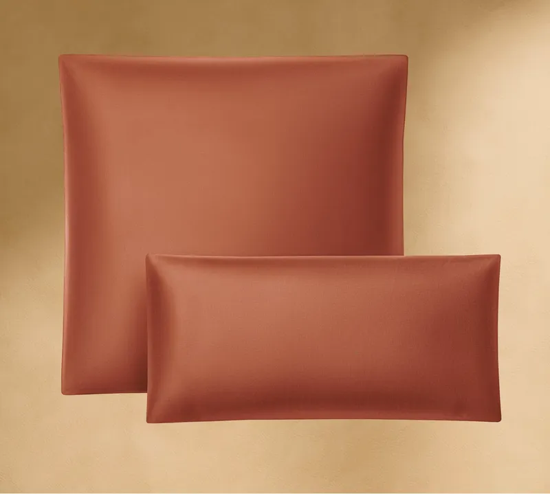 Seralino Kissenbezüge Mako Satin Kissenbezug (100% Bio Baumwolle) weich, hautfreundlich, (2 Stück), Fairtrade/ GOTS zertifizierte uni Kissenhülle mit Reißverschluss, Orange, – Produktbild 1 von 5