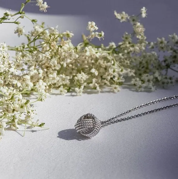 pakilia pakilia Silber Kette Knoten verschlungen Fair-Trade und handmade – Produktbild 4 von 4