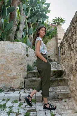 WiDDA berlin WiDDA berlin Bundfaltenhose oliv aus TENCEL® – Produktbild 1 von 1