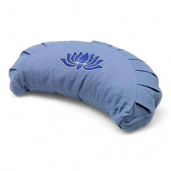 BAGHI BAGHI Meditationskissen Halbmond Lotus Bestickung - aus Bio-Baumwolle kbA Sitzhöhe 14 cm, Kornblumenblau, – Produktbild 1 von 4