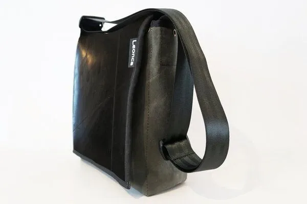 Leonca Leonca Taschen aus Traktorschlauch & Leinen in 5 Größen – Produktbild 6 von 8