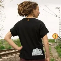 Cmig Cmig Reisekoffer T-Shirt für Damen in schwarz – Produktbild 1 von 1