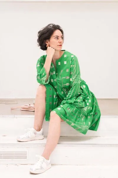 Sophia Schneider-Esleben Sophia Schneider-Esleben Emma - Damenkleid aus Bio-Baumwolle, Chip grün, – Produktbild 3 von 4
