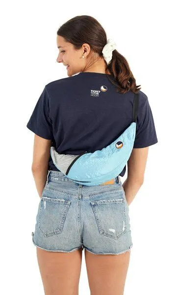 Ticket to the Moon Ticket to the Moon upcycled Bauchtasche/Crossbody Umhängetasche "Sling Bag", Himmelblau-frosty grau, – Produktbild 2 von 4