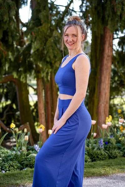 Vivien Joy Vivien Joy Farrah Basic Crop Top, Lapis (blau), – Produktbild 3 von 4