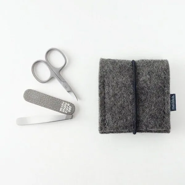 matilda k. manufaktur matilda k. manufaktur mini-maniküre-set 'ella' aus Wollfilz mit Rundgummi-Verschluß in vielen Farben, Dunkelgrau, – Produktbild 4 von 8