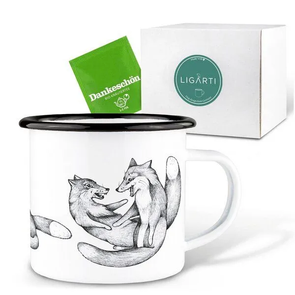 LIGARTI Emaille Tasse – Tobende Füchse – LIGARTI Tiermanufaktur – Produktbild 3 von 4