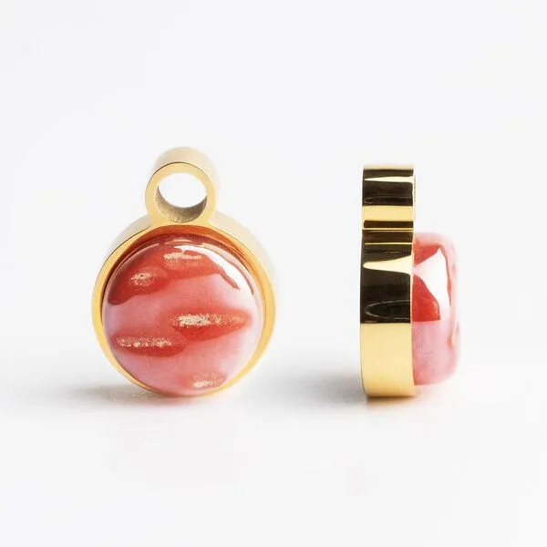ALEXASCHA ALEXASCHA Gold Clip Creolen mit Anhänger | Mix & Match, Kirschrot, – Produktbild 4 von 4