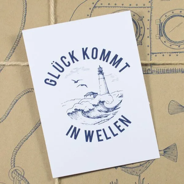 Bow & Hummingbird Bow & Hummingbird Postkarte "Glück kommt in Wellen" – Produktbild 1 von 3