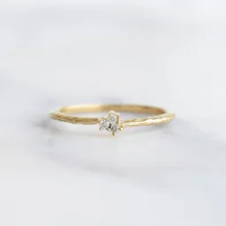 Eppi Eppi Silberner Ring mit Diamanten im Hammerschlag-Design Milan – Produktbild 1 von 1