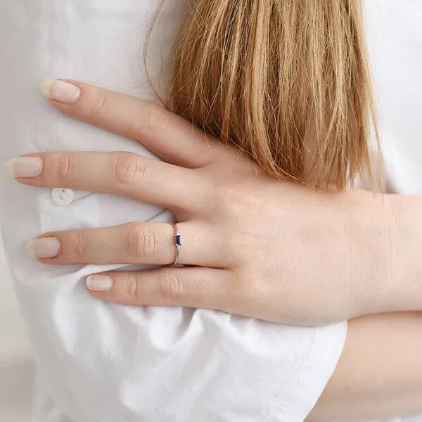 Eppi Eppi Ring mit Saphir im minimalistischen Design Koos, Rosa, – Produktbild 3 von 4