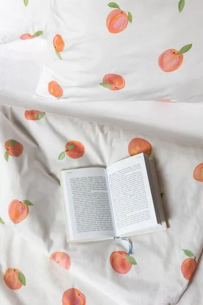 Lesen - Design-Bettwäsche Lesen - Design-Bettwäsche Bettwäsche-Set aus 100% Popeline - Aprikosen – Produktbild 3 von 4