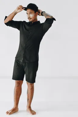 The Driftwood Tales The Driftwood Tales Herren vegan Shorts Chino Schwarz – Produktbild 1 von 1