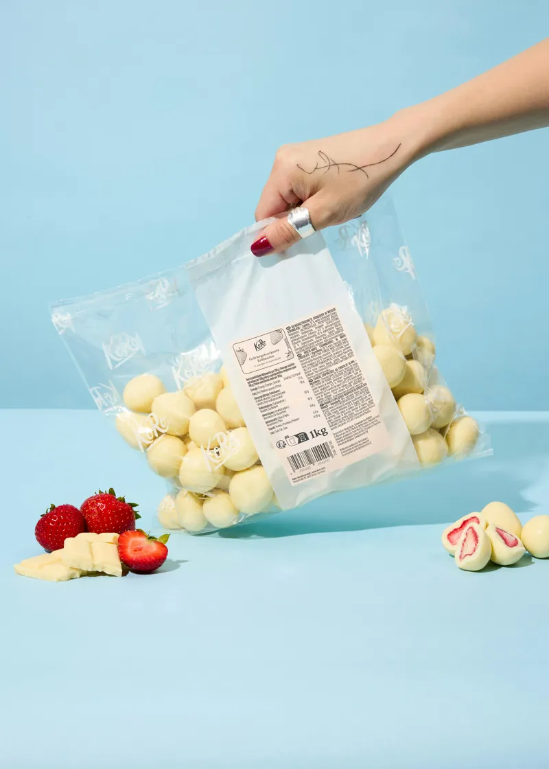 KoRo Gefriergetrocknete Erdbeeren in weißer Schokolade 1 kg – Produktbild 3 von 5