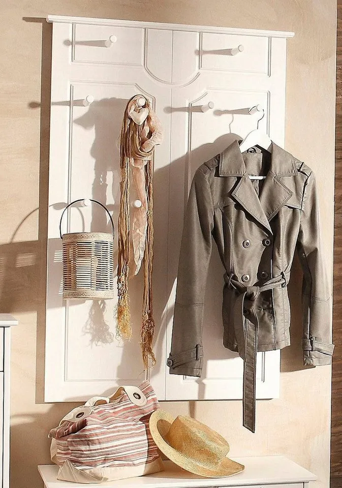 OTTO home Garderobenpaneel Klera, mit dekorativen Fräsungen, Kiefer, Landhausstil (Made in Europe), Mit 10 Kleiderhaken, aus massiver Kiefer, Weiß, – Produktbild 2 von 5