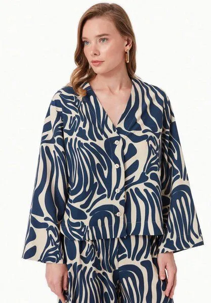 ORGANICATION ORGANICATION Bluse aus LENZING ECOVERO mit Muster, Abstract, – Produktbild 1 von 4