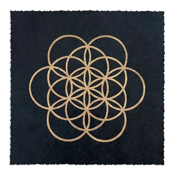 Veskor Cassiopeia Veskor Cassiopeia FLOWER OF LIFE Heilige Geometrie Linoldruck | 16 × 16 cm | Gold auf Schwarz – Produktbild 1 von 4