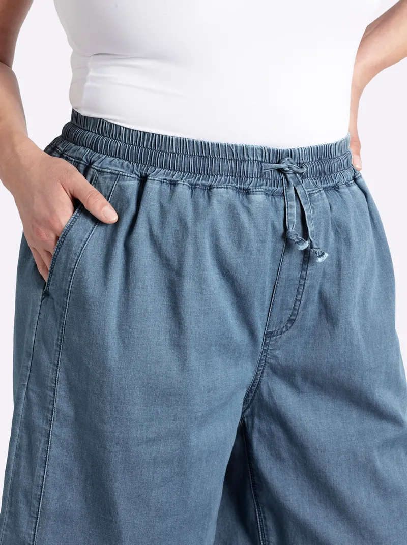 sheego Jeansshort, Blue-bleached, – Produktbild 2 von 2