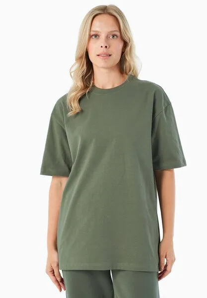 ORGANICATION ORGANICATION TUSSEM | Essentials Travel Unisex T-Shirt aus Bio-Baumwolle, Olive, – Produktbild 2 von 4