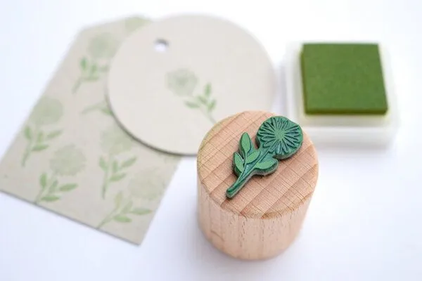 STUDIO KARAMELO STUDIO KARAMELO Stempel kleines Blümchen – Produktbild 3 von 4