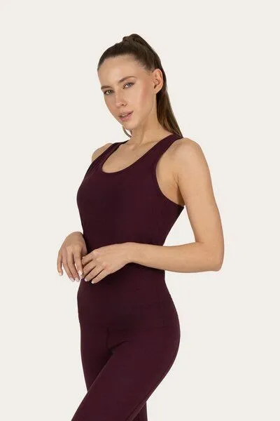 Urban Goddess Urban Goddess Surya Racerback Yoga Sport Tank Top, Fig (lila), – Produktbild 3 von 4