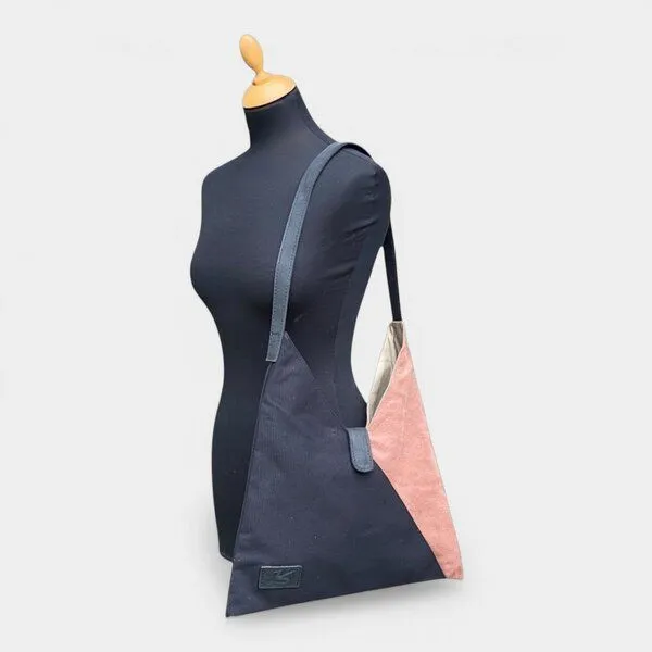 Dragolina Dragolina Schultertasche Hoshi-San, Anthrazit/hellbraun, – Produktbild 2 von 2