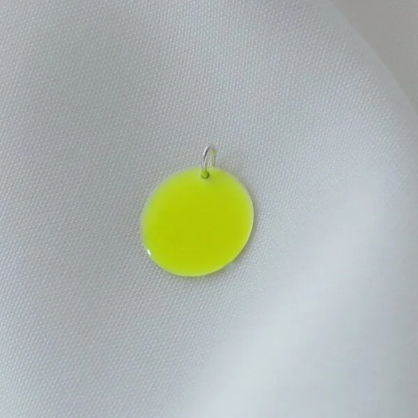 BELLYBIRD Jewellery BELLYBIRD Jewellery Halskette - emailliertes Plättchen, Anhänger aus Silber mit Emaille, Neon gelb, – Produktbild 6 von 6