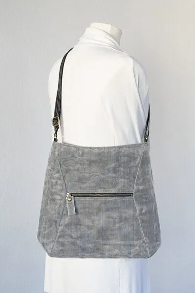 Smateria Smateria Umhänge-Tasche Peer, Silbergrau (grau), – Produktbild 3 von 4