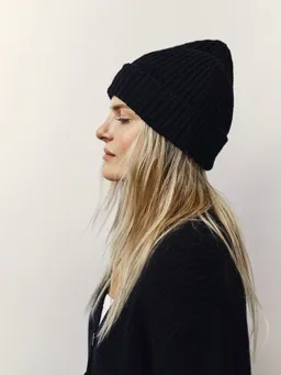 WOTE WOTE Mütze aus softem recyceltem Cashmere Mix – Produktbild 1 von 1