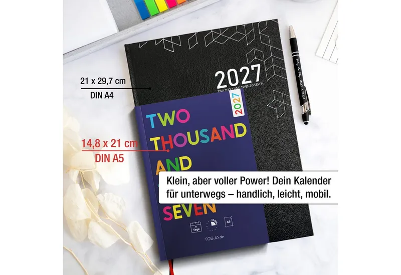 TOBJA Buchkalender Praxisplaner 2027 A5 Blue Pop Terminplaner 15 Min Takt FSC Friseur, 15-Min-Takt 7-21 Uhr, A5, 1 Woche 2 Seiten, FSC-Papier, Pop-Design, Schwarz, – Produktbild 5 von 5