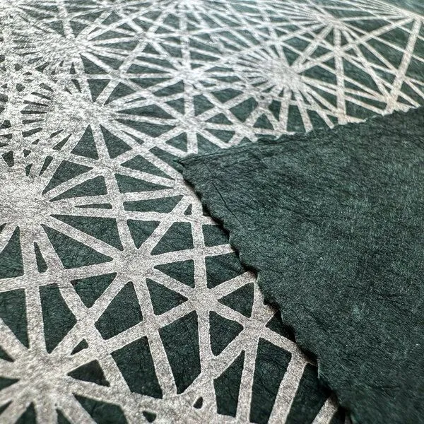 Veskor Cassiopeia Veskor Cassiopeia DEMIHEPTERAKT Heilige Geometrie Linoldruck | 40 × 40 cm | Silber auf Smaragdgrün – Produktbild 2 von 4
