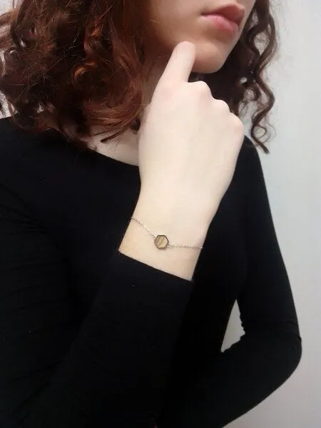 BeWooden BeWooden Armbänder mit Holzdetail - Motiv Hexagon, Lini, – Produktbild 4 von 4
