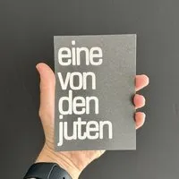 ilovemixtapes ilovemixtapes Sag’s mit Stil – Postkarte „eine von den juten“ – Produktbild 1 von 1