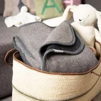 nahtur design nahtur-design Baby- und Kinder - Wolldecke aus kuscheligem Flauschloden, Braun, – Produktbild 1 von 1