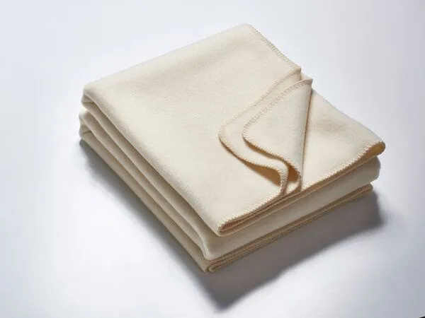 Kaipara - Merino Sportswear Kaipara - Merino Sportswear Die Große Decke - Merino-Decke 155 cm x 220 cm (1800g), Wollweiß, – Produktbild 1 von 1