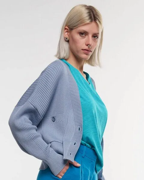 Alma & Lovis Alma & Lovis Grandpa Rippen-Strickjacke aus reiner Bio-Baumwolle | Cotton Grandpa, Cosmic sky (blau), – Produktbild 4 von 4