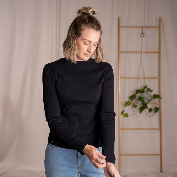 Vresh Clothing Vresh Clothing Viyola - Turtle Neck Longsleeve aus Biobaumwolle, Schwarz, – Produktbild 2 von 4