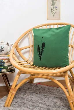 Hirschkind Hirschkind Bio-Kissenbezug 'Löwenzahn' grün mit schwarzem Druck 40*40 cm – Produktbild 1 von 1