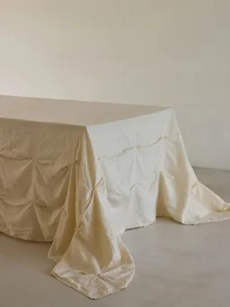 erlich textil erlich textil onomao x erlich textil Drapierte Tischdecke für Unisex aus Baumwolle in natur – Produktbild 1 von 1