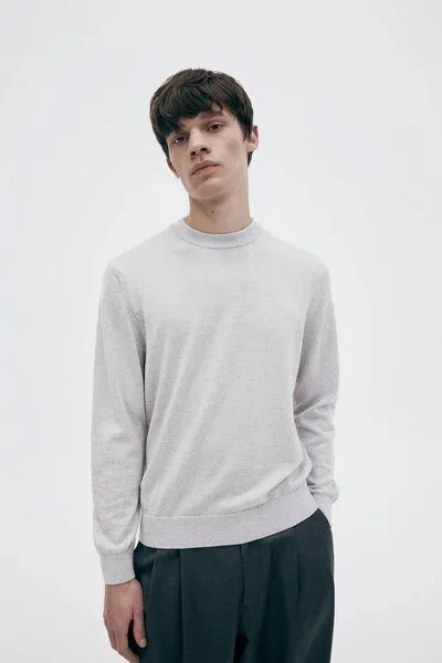 Unfeigned Unfeigned - Pullover Crewneck Merino Knit, Light grey melange, – Produktbild 1 von 4